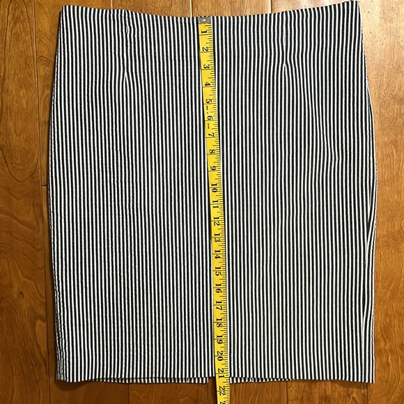J’ENVIE New York Stripe Knee-Length Pencil Skirt Size 10 Office Coastal Nautical - Picture 5 of 10